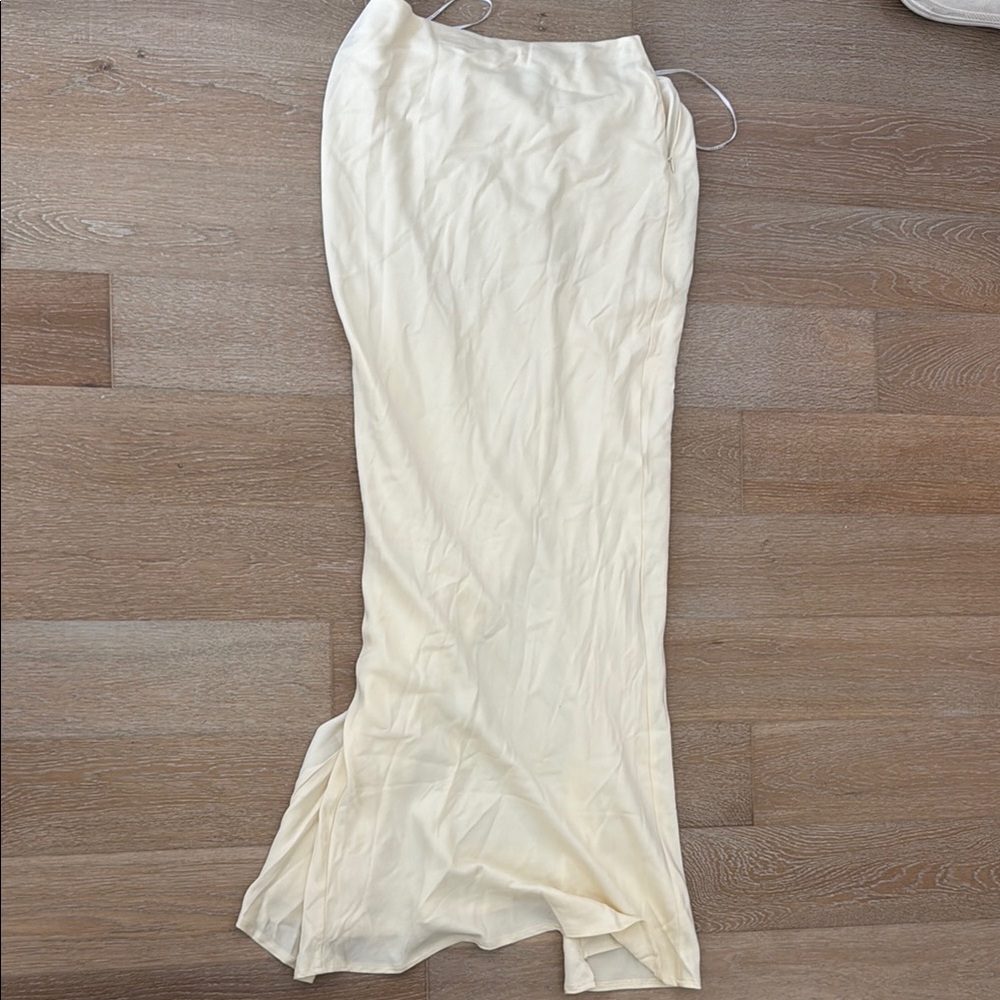 Elegant Cream Maxi Skirt with slit